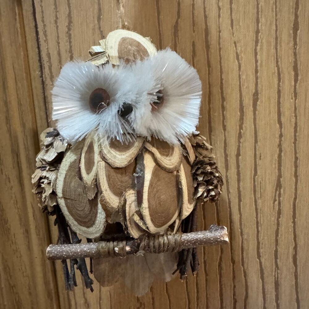 Handmade wooden owl ornament - Picture 6 of 6